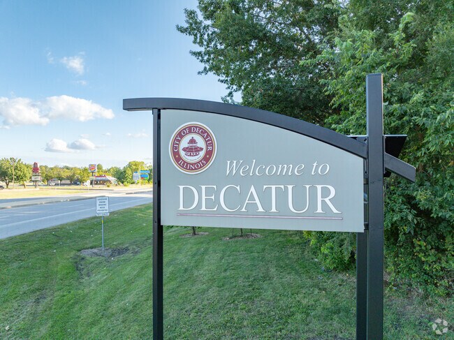 Windsor Village is located in northern Decatur.