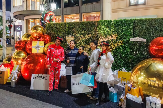 Over 9,000 people flock to Beverly Hills for The Rodeo Drive Holiday Lighting Celebration.