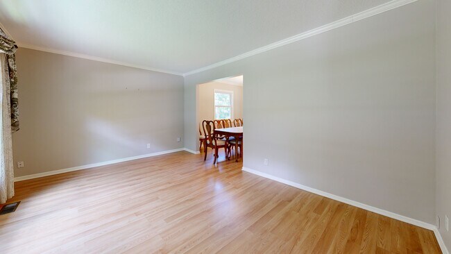 8924 Darnel Rd, Eden Prairie, MN 55347 - photo 2