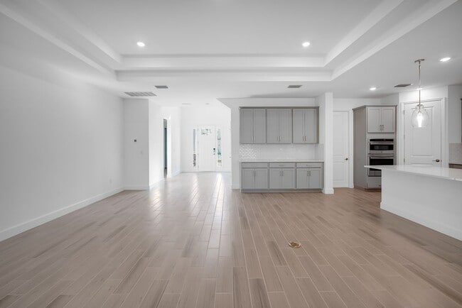 1685 Trailhead Ln, Zephyrhills, FL 33541 - photo 3