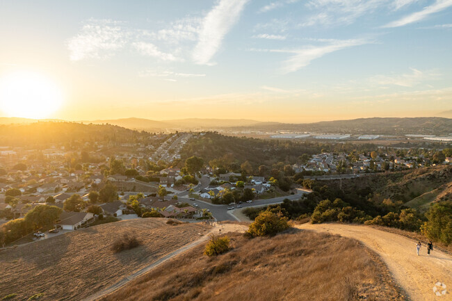 Steep Canyon Trail is a 1.8 mile easy to moderate hiking trail located in Diamond Bar, Calif
