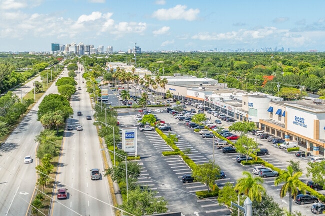 Pinecrest is close to US Route 1, which provides access into nearby Miami.