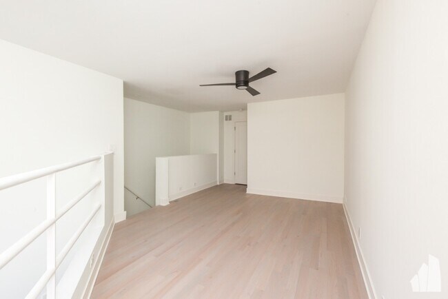 935 W Grace St unit 102, Chicago, IL 60613 - photo 7
