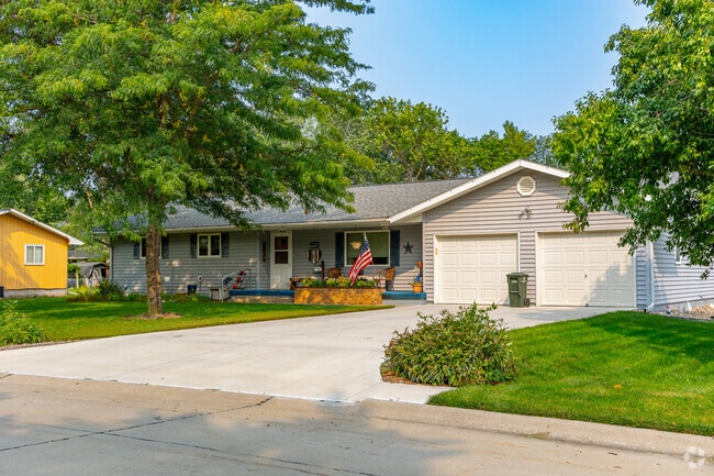 Single-story ranch-style residence reflects Crete’s traditional housing design.