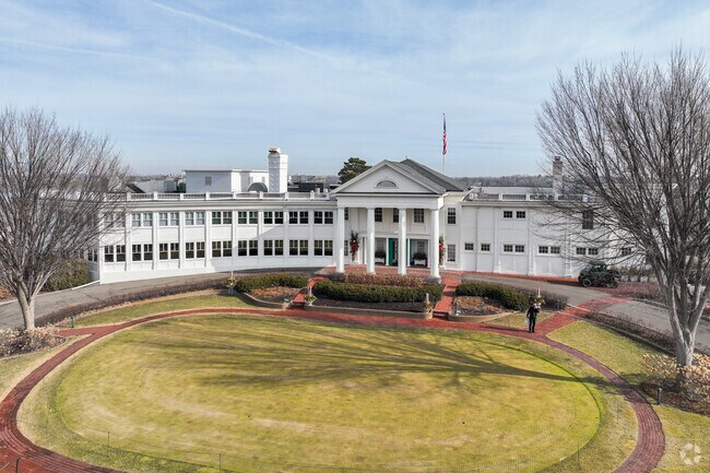 The Minikahda Club is a year-round private country club with dining and sports activities.