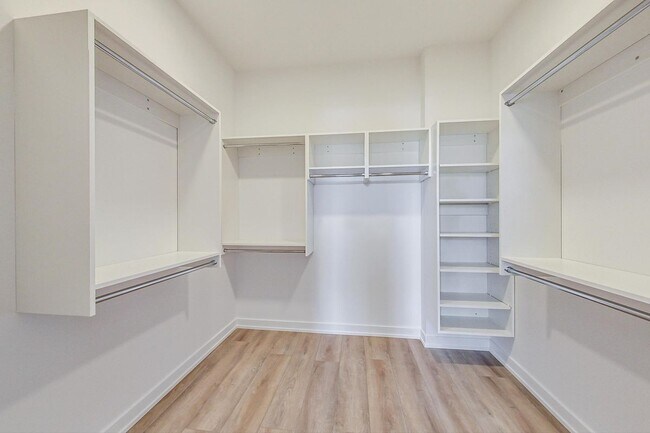 8025 Skokie Blvd, Skokie, IL 60077 - photo 6