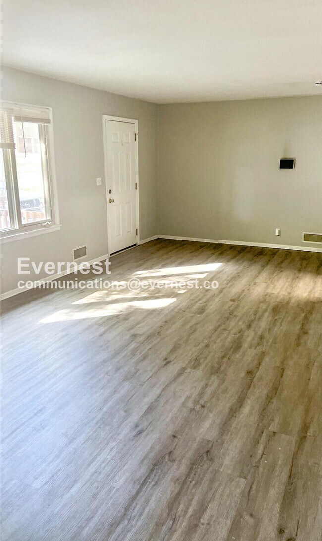 13617 Craig Ave, Grandview, MO 64030 - photo 6