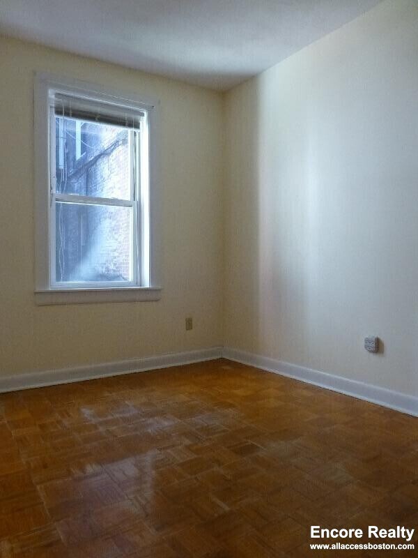 145 Endicott St, Boston, MA 02113 - photo 3