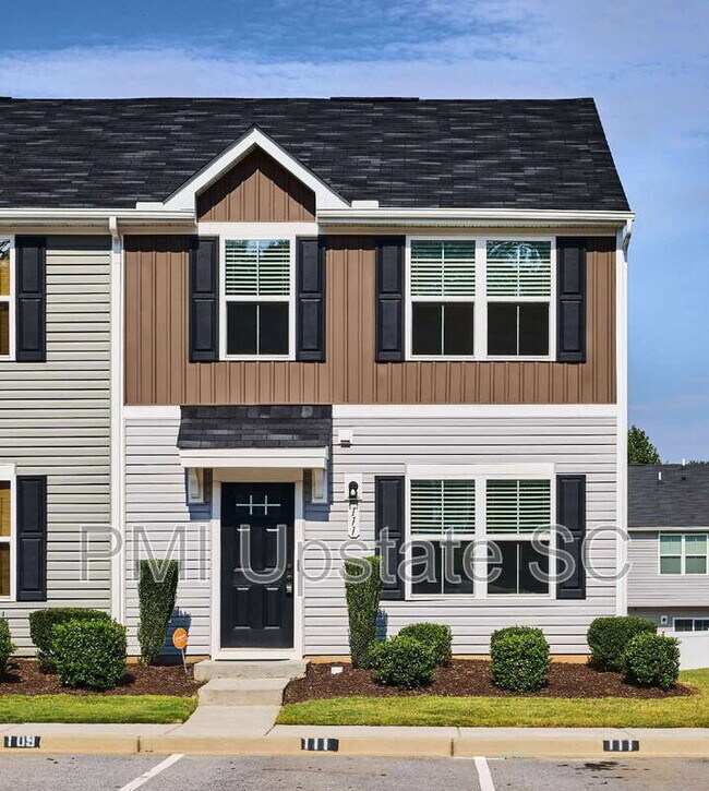 111 Fernside Ct, Greenville, SC 29617