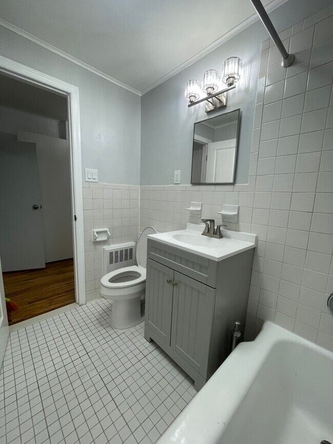 12938 154th St unit 2FL, Jamaica, NY 11434 - photo 4