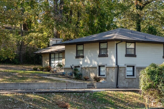 Due to the topography of Edgemont, Split-level homes are scattered throughout the area.