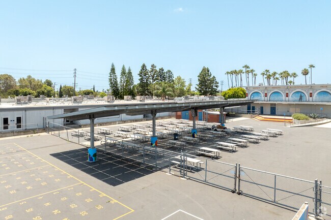 TeWinkle Middle School lunch area.