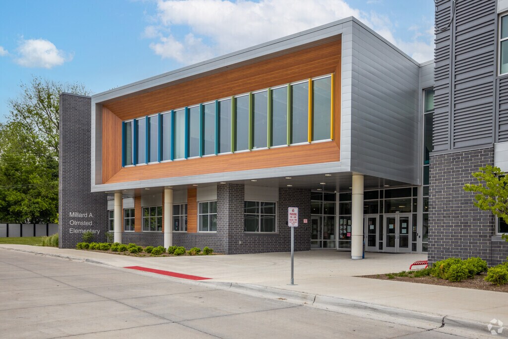 Olmsted Elementary School Entrance