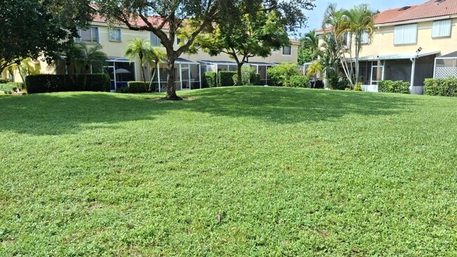 671 Deer Creek Corona Way, Deerfield Beach, FL 33442 - photo 3