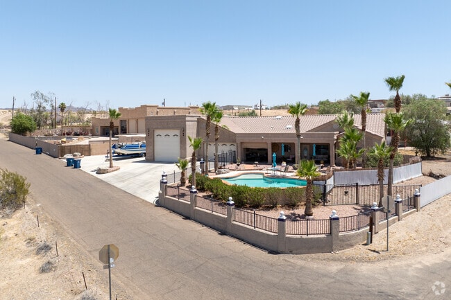 Large stick-built homes are common in Crystal Beach, Lake Havasu City.
