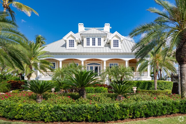 Casey Key homes are grand, updated, and expertly built.