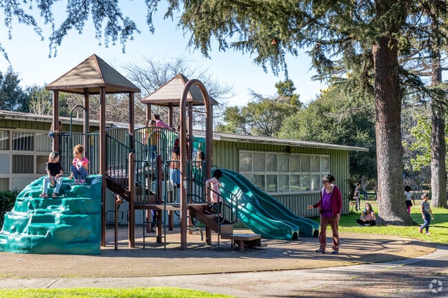 Arroyo Viejo recreation center offers plenty of fun hours for the kids near Webster.