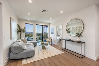 1557 S Orange Grove Ave, Los Angeles, CA 90019