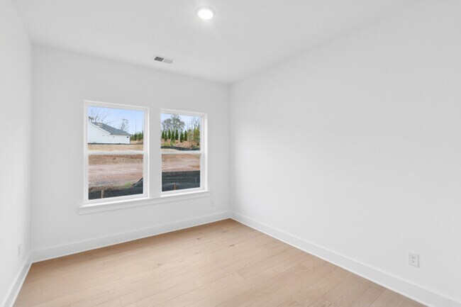 258 Strawberry Ln, Woodstock, GA 30189 - photo 5