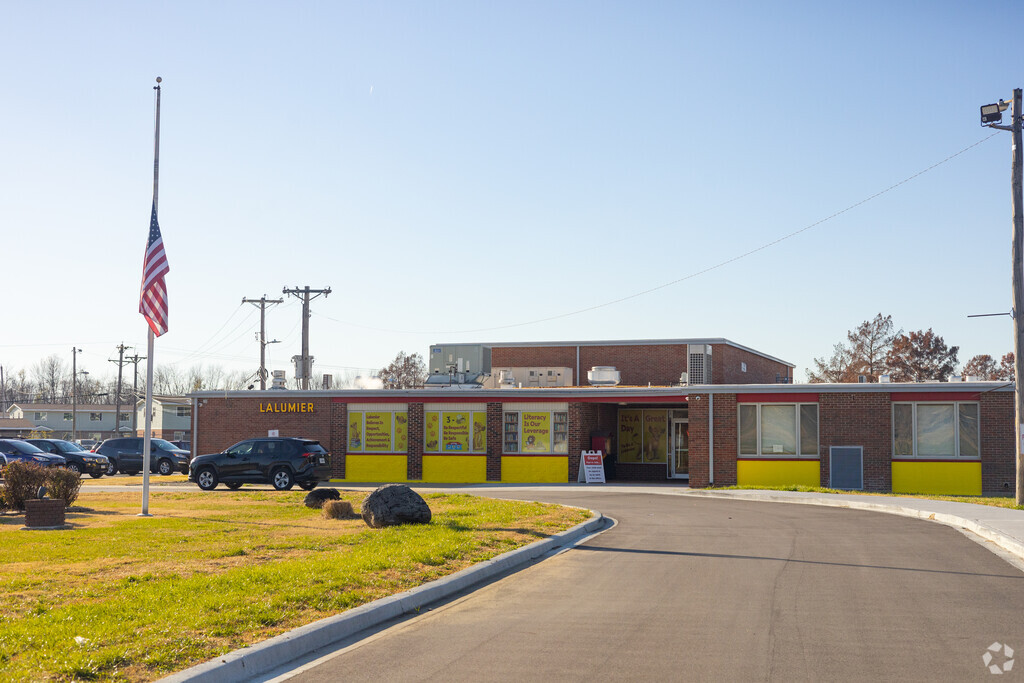 Lalumier Elementary School provides education in 
Cahokia.