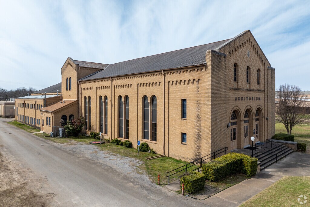 LH RATHER Jr. High in Bonham.