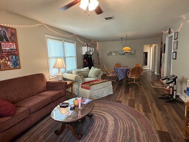 710 E Main St, Mahomet, IL 61853 - photo 6