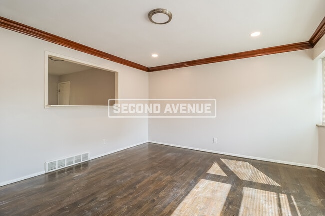 2781 Pickmeier Ln, Cincinnati, OH 45211 - photo 2