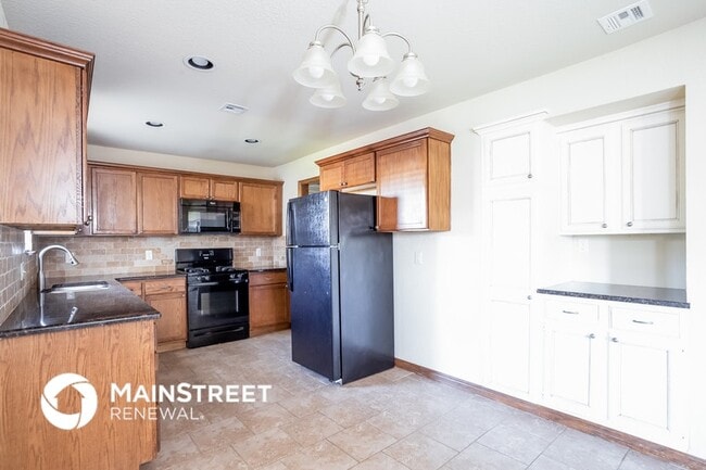 809 S Silver Leaf Dr, Moore, OK 73160 - photo 5