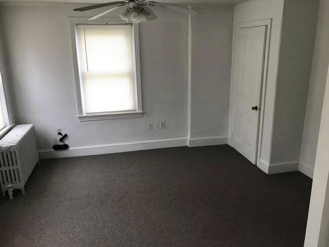 320 Washington Ave unit 2nd floor, Downingtown, PA 19335 - photo 6