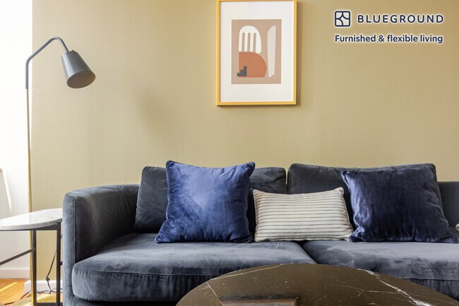 Atelier unit FL8-ID1822, New York, NY 10036 - photo 2