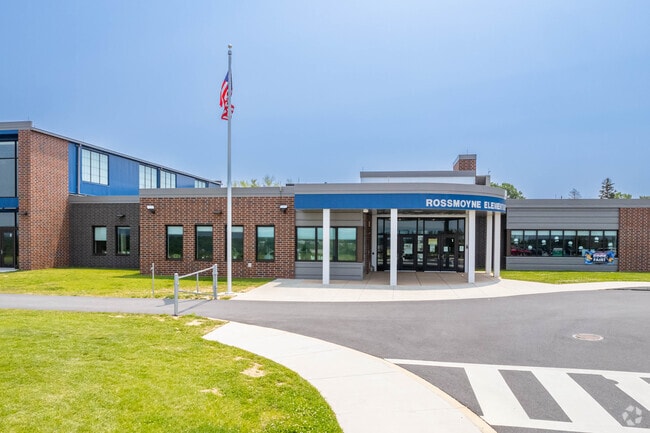 Rossmoyne Elementary School inspires and fosters creativity in students.