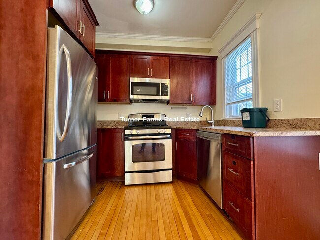 154 Magazine St unit 2, Cambridge, MA 02139 - photo 2