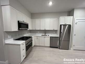 191 Green St Unit 405, Boston, MA 02130