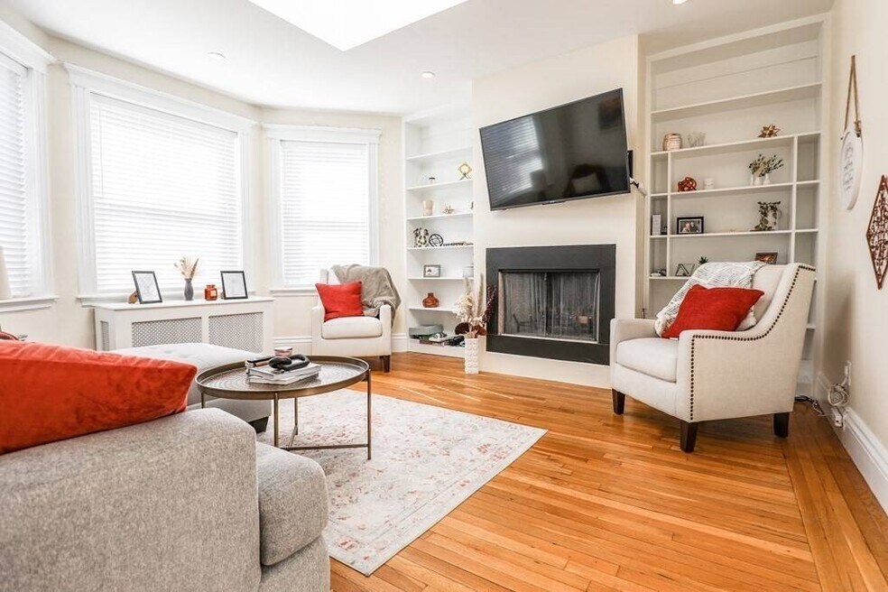 21 Euston St unit 3, Brookline, MA 02446 - photo 1