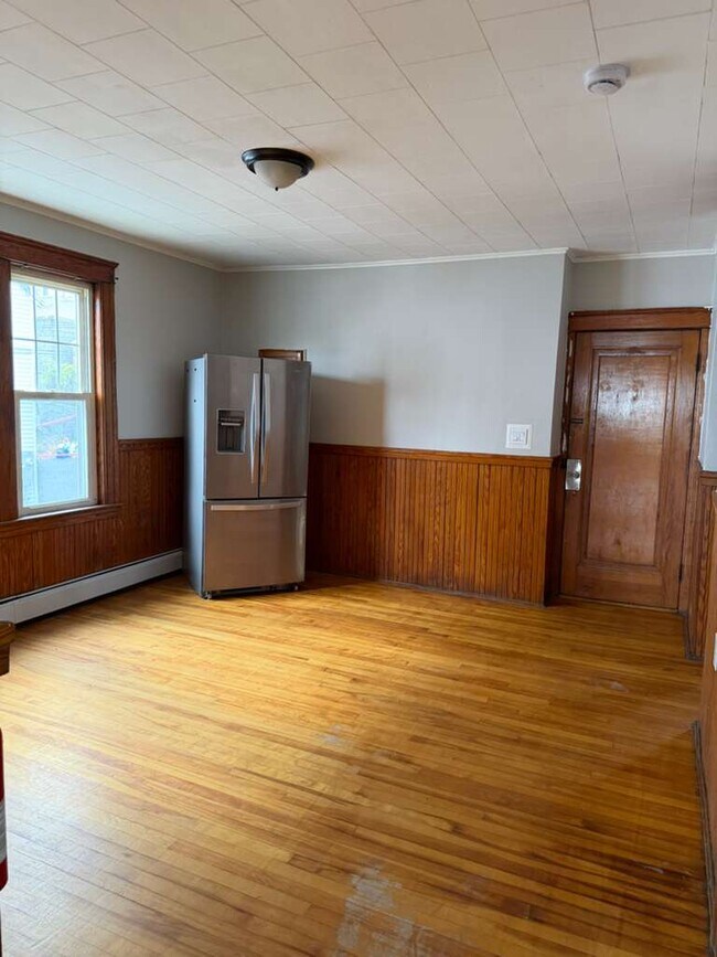7 View St unit 3, Worcester, MA 01610 - photo 3