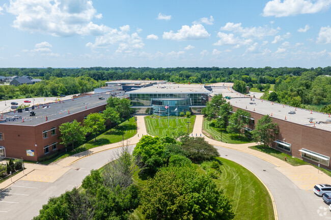 The student to teacher ratio is 13 to 1 at Lake Zurich Middle School North.