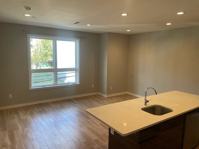 1439 N Franklin St, Philadelphia, PA 19122 - photo 3