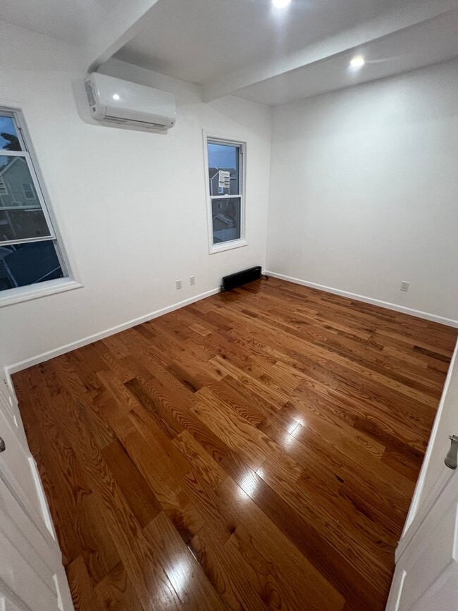 10719 90th St unit Ozone Park second fl, Ozone Park, NY 11417 - photo 4