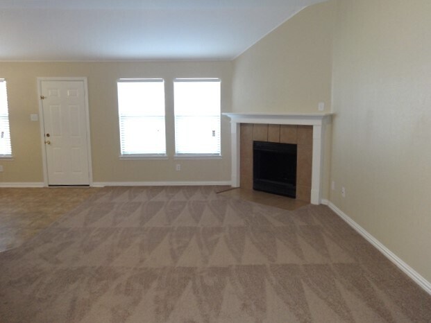 213 Rawhide St, Waxahachie, TX 75165 - photo 5