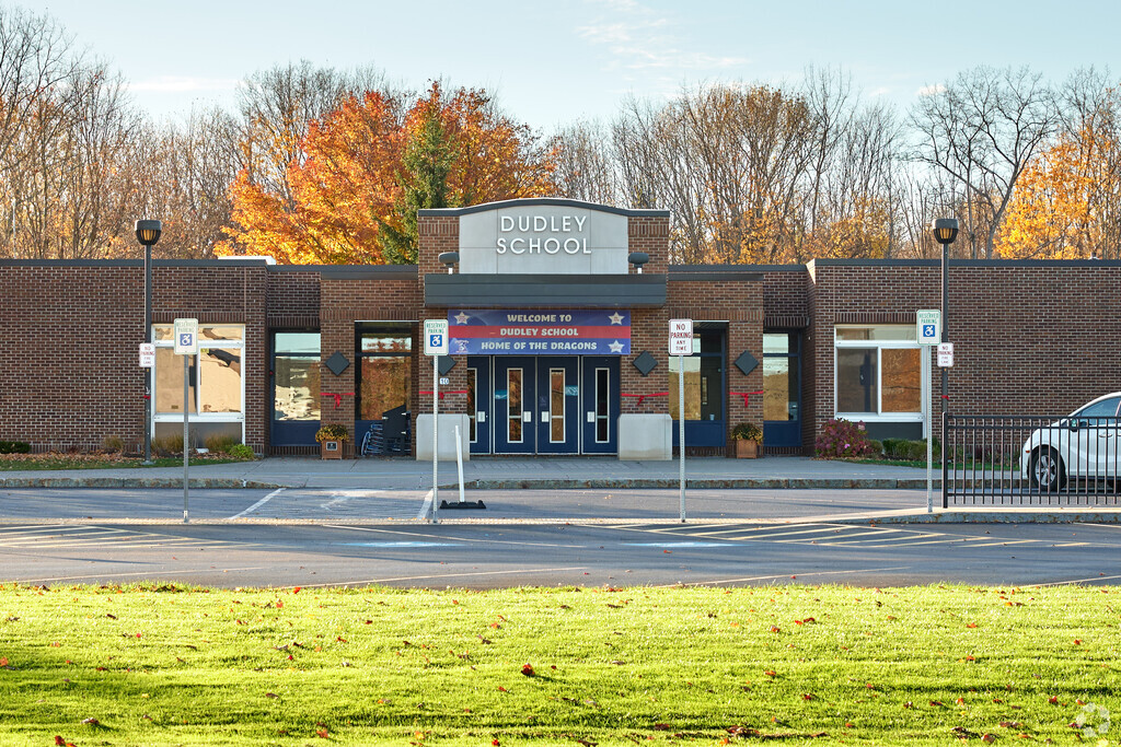 Main entrance to Dudley Elementary School.