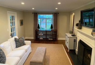 3239 Martha Custis Dr, Alexandria, VA 22302