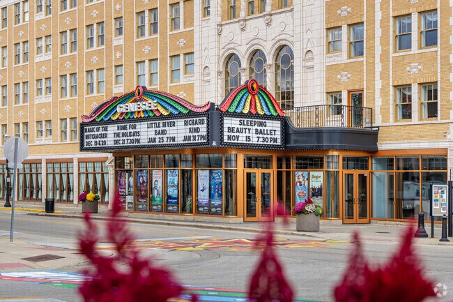 Recreational amenities near Lyon Grove include the Genesee Theatre.