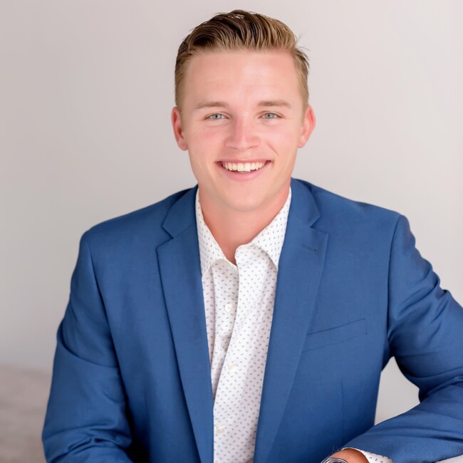 Agent Photo