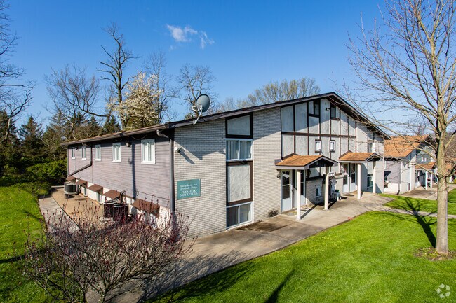 Logan Road Apartments, North Versailles, PA 15137 - photo 5