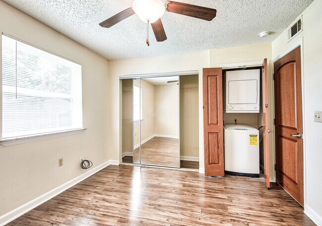 Villas at Emerald Park, Gretna, LA 70056 - photo 7