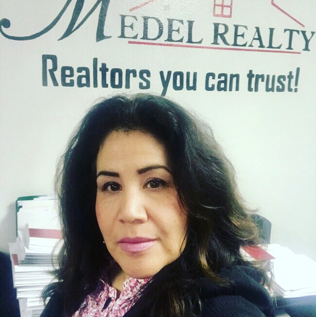 Agent Photo
