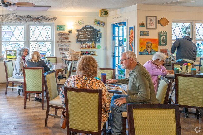 Belleaire residents love to eat at Belleaire Cafe for great food and a Coffee.