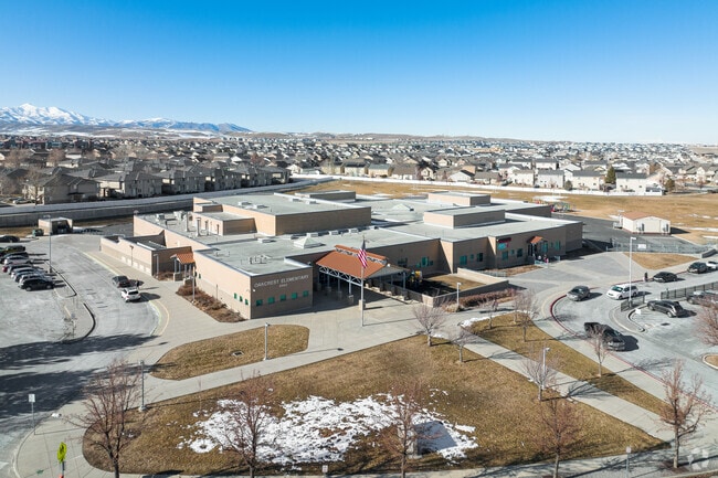 Sunset Ridge Middle School in Jordan Hills offers an exceptional education to students.