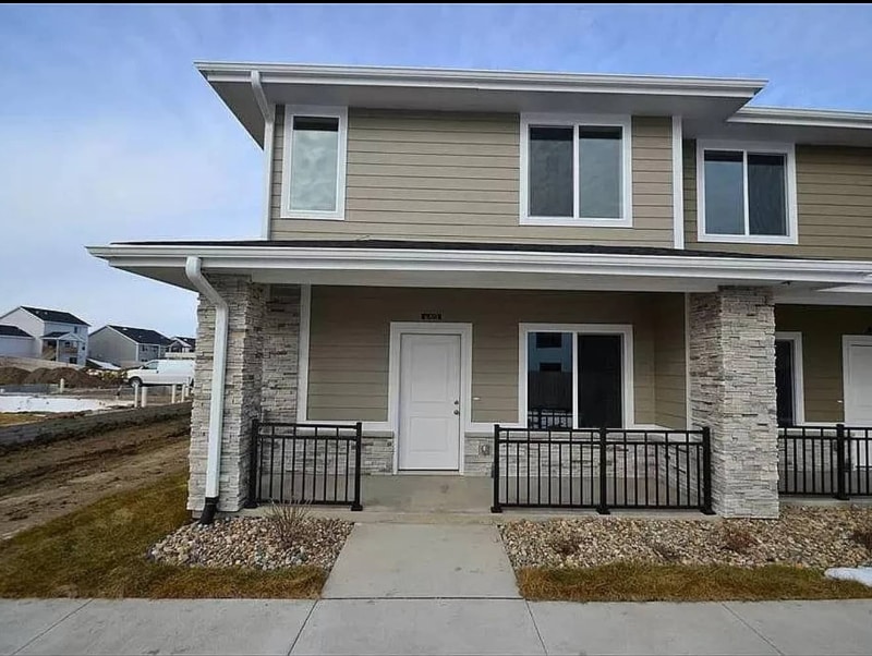 660 SE Greyson Ln, Waukee, IA 50263 - photo 1