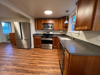 14 Depot Rd Unit 3, Falmouth, ME 04105